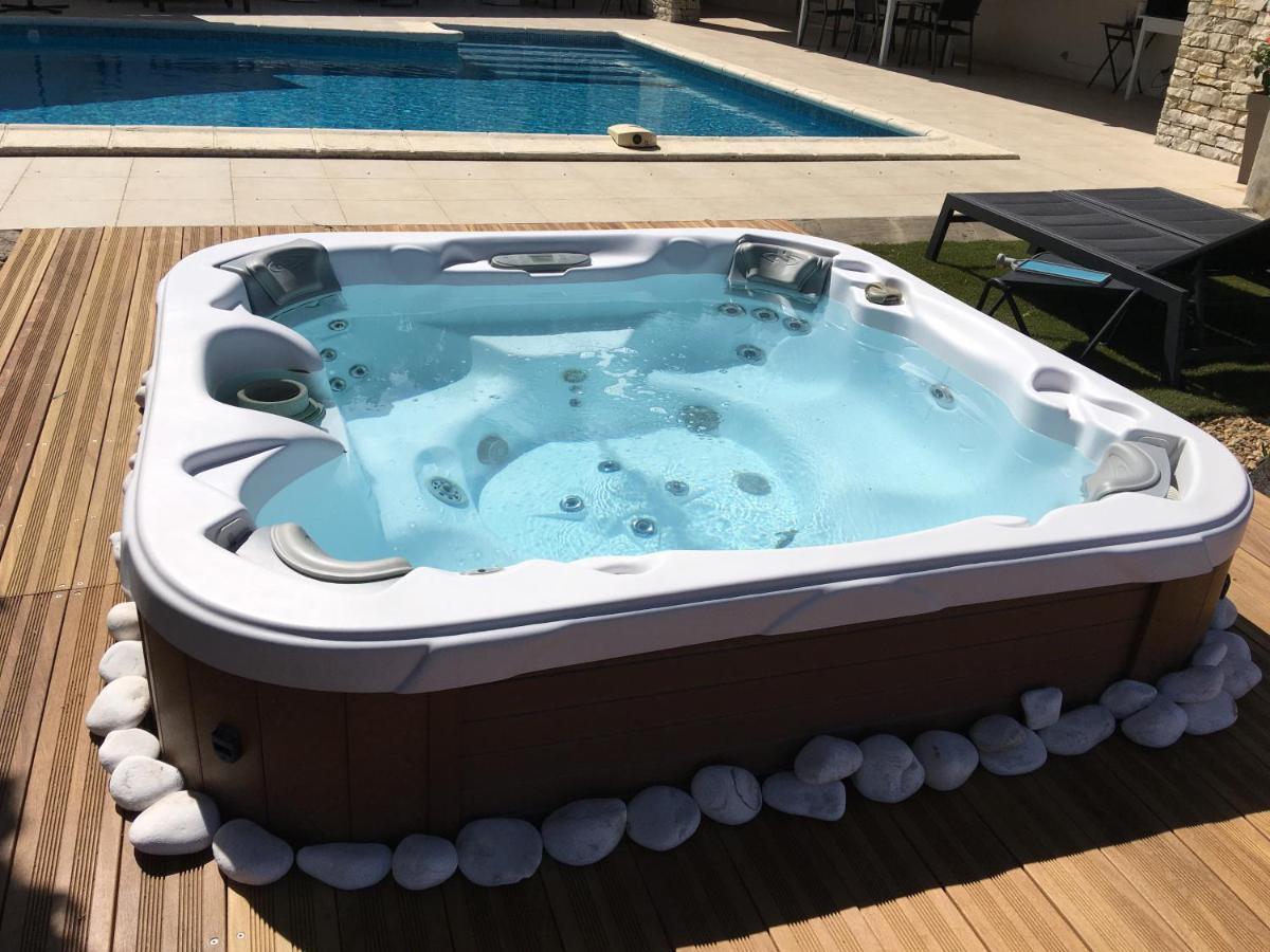 La Villa Mediterranee Wellness Spa Piscine Saint-Drezery Buitenkant foto